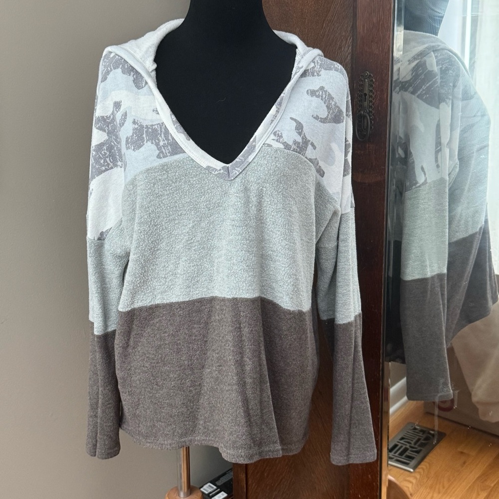 Adora Colorblock Hooded Sweater Sweatshirt